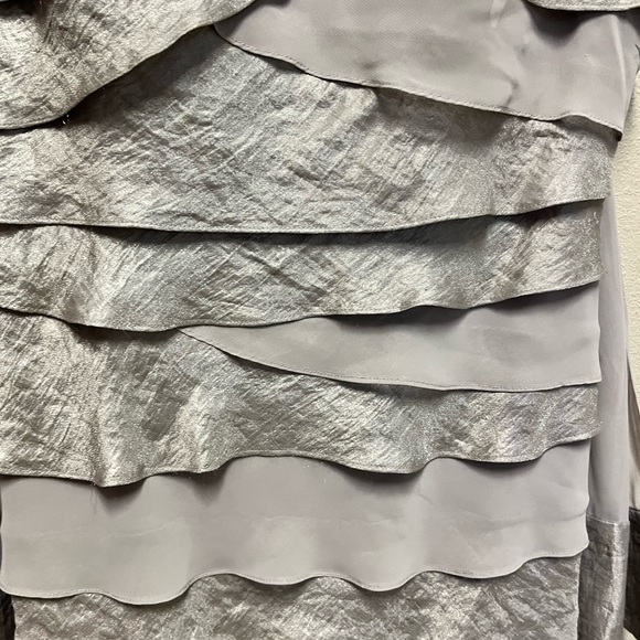 Gorgeous Formal Dress - Picture 2 of 5